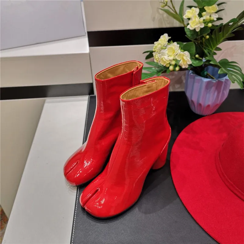 Red Patent Leather Уникальные ботильоны с разрезом; женские модные короткие ботинки из натуральной кожи с круглым носком на не сужающемся книзу массивном каблуке; Цвет Черный; De Mujer - Цвет: Red Patent Leather