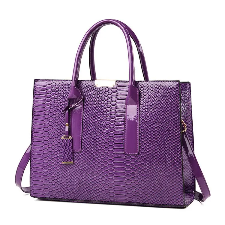 

Textured high-end new handbag women's bag retro fashion snake print one-shoulder messenger bag casual simple small square bag