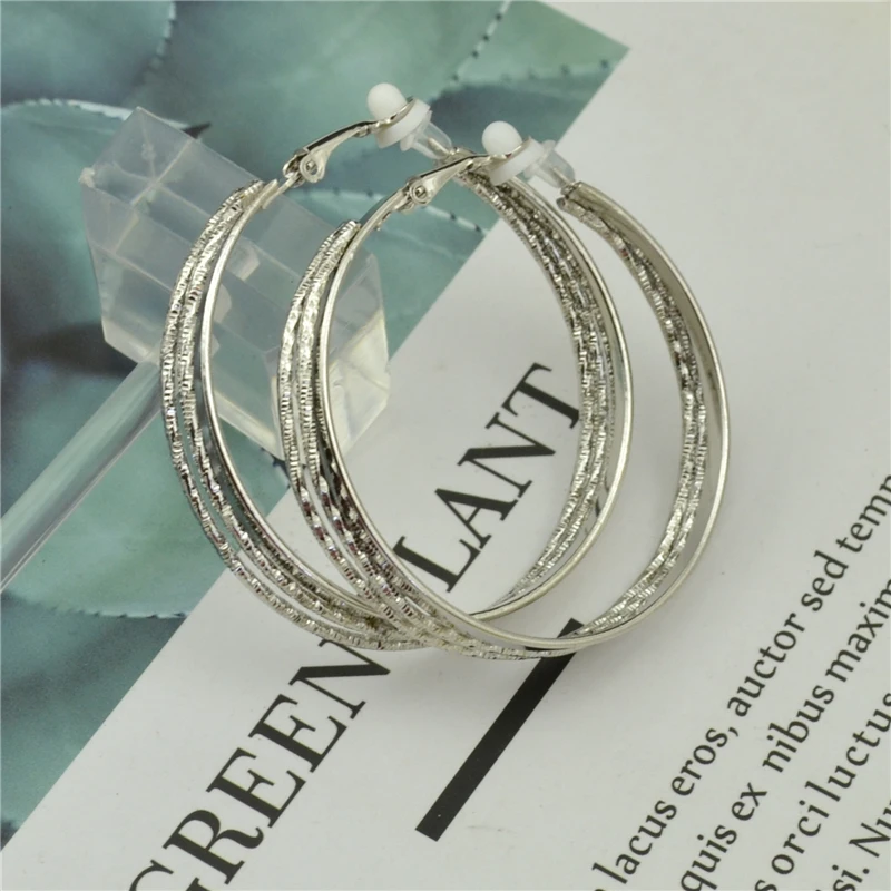 Серьги-клипсы женские без пирсинга большие круглые серебристые и золотистые