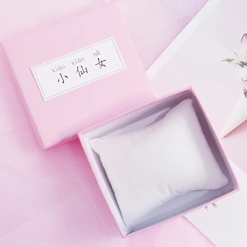 Часы женские кварцевые квадратные с браслетом и кожаным ремешком со стразами |