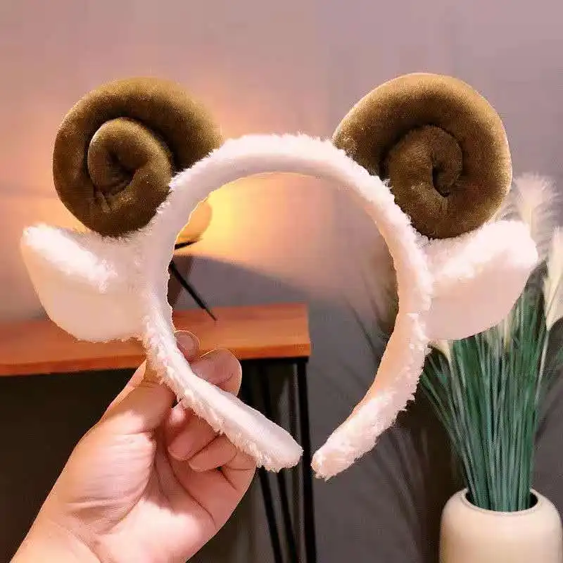 Повязка на голову Женская флисовая с рогом для ушей |