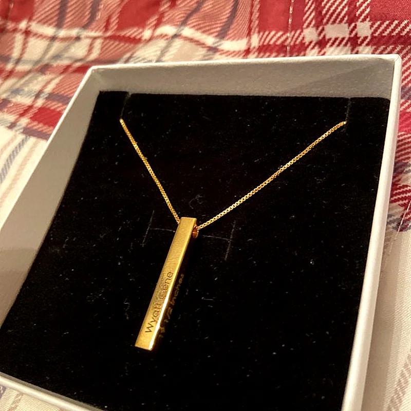 

Custom 3D necklaces,personalized Constellation Vertical Necklace,Four Sides Carved Nameplate Necklaces,Love Each Other Gifts