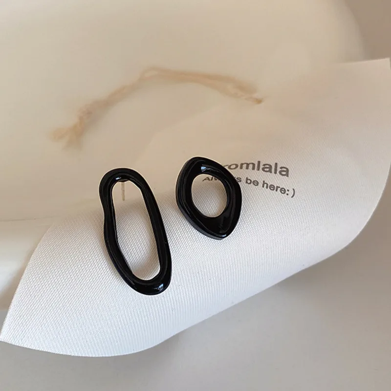 

Korea New Design Irregular Asymmetrical Stud Earrings Multicolor Metal Retro Simple For Women Fashion Cute Jewelery Wholesale