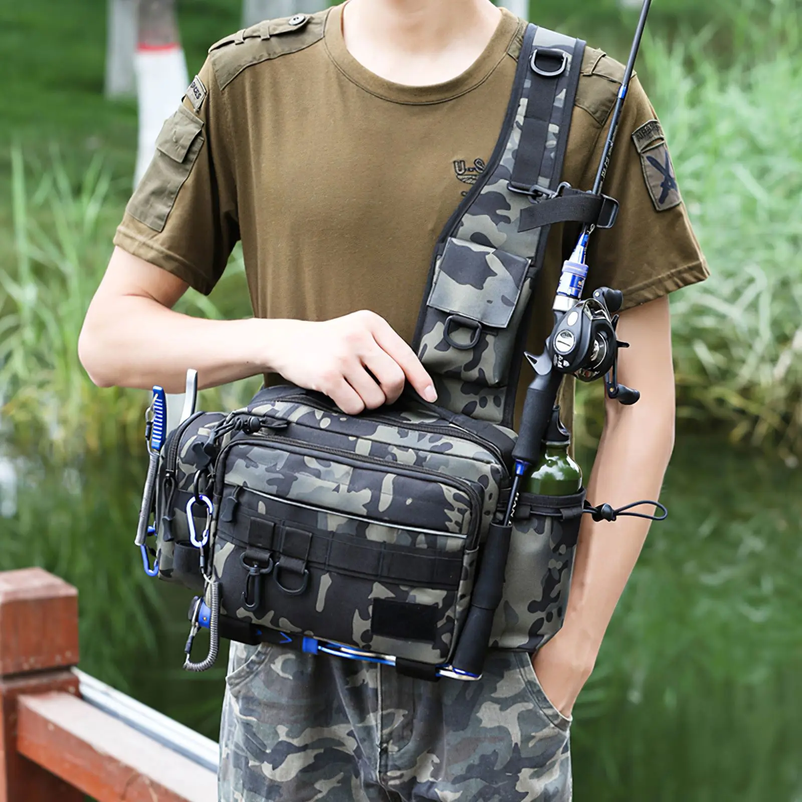 

Multifunctional Shoulder Fishing Bag Dark Camouflage Lightweight Fishing Tackle Carry Bag For Outdoor Fishing Large Capacity Bag