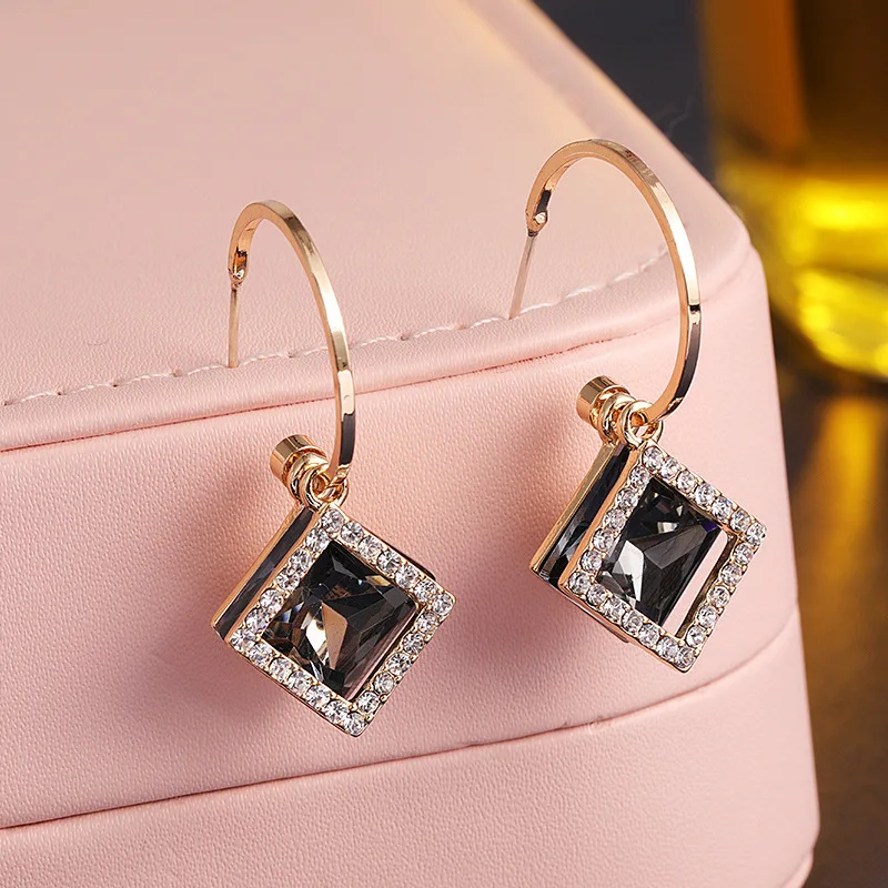 Новые женские серьги-гвоздики с красными лепестками из акриловых бусин и