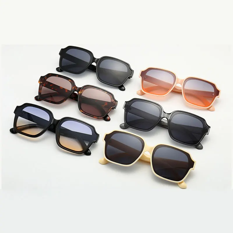 

Vintage Square Women Sun Glasses Female Eyewear New Big Frame Eyeglasses Plastic Frame Clear Lens UV400 Shade Fashion Driving