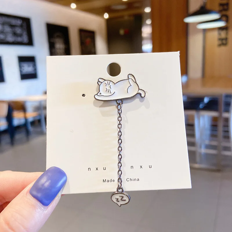 

Sleeping Cat Chain Small Brooch For Women Cute Cartoon Animal Rainbow Brooch Collar Buckle Bag Pin Jewelry Accessories