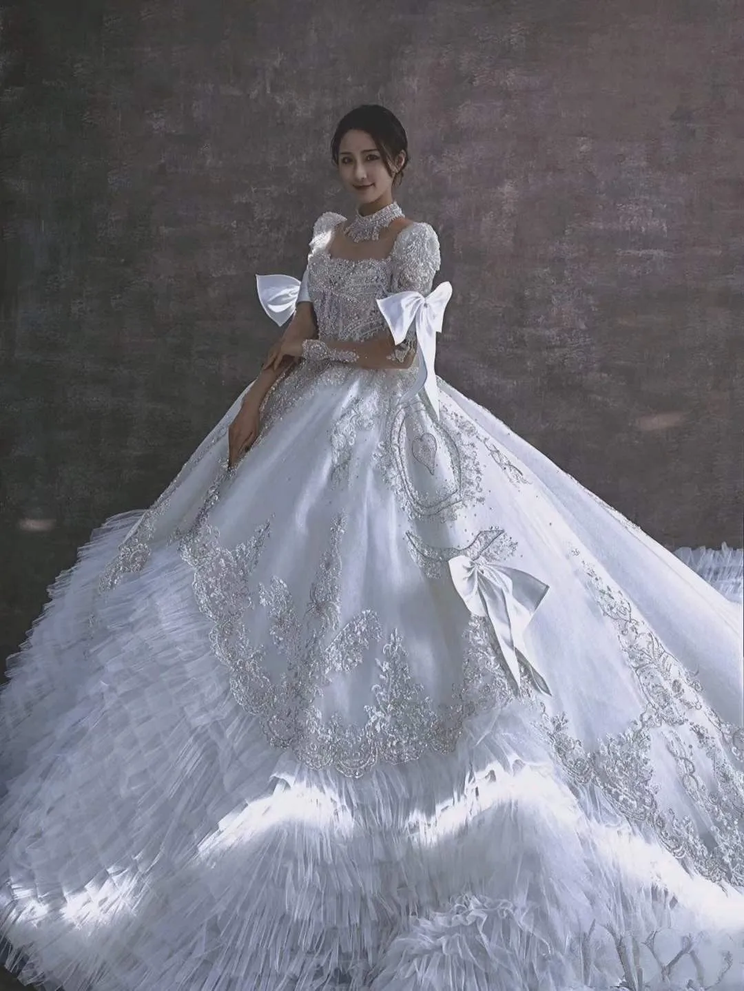 Рисунок 5 - Кружевное бальное платье с бисером на заказ