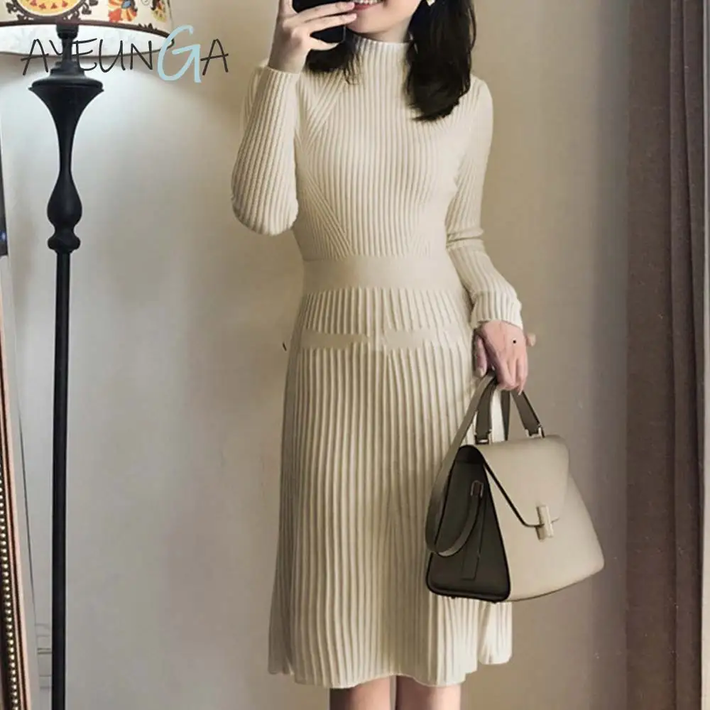 Винтажное женское трикотажное платье с длинным рукавом и высоким воротником