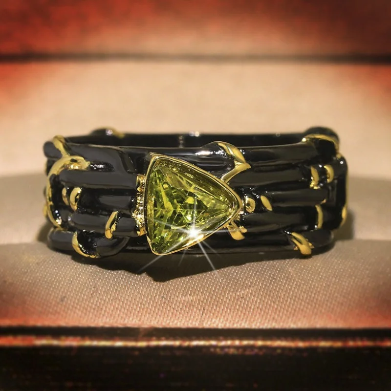 

Trendy European and American Style Elegant Creative Branch Triangle Olive Green Inlaid Crystal Female Ring for Women Jewelry