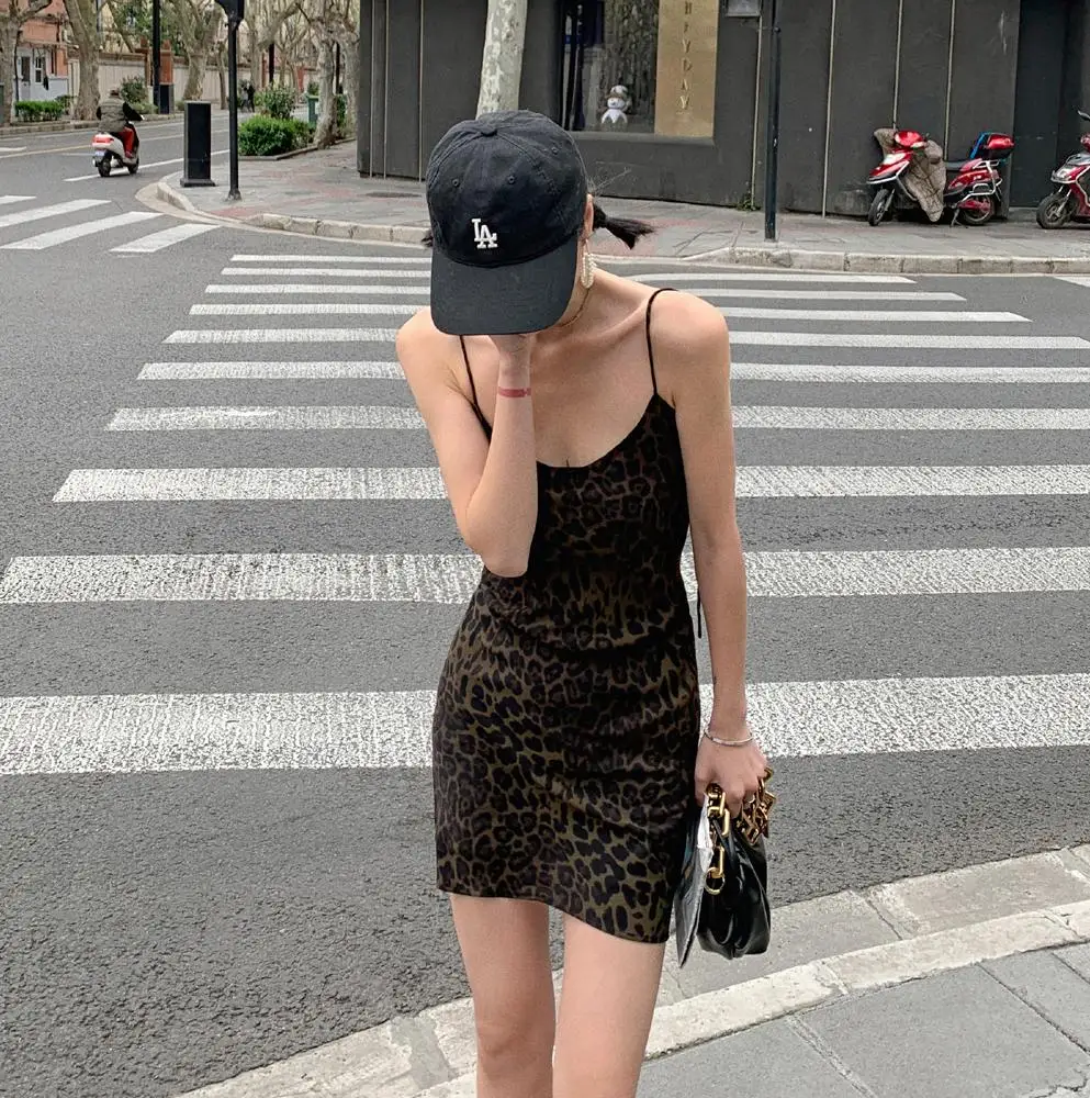 

V-Neck Sexy Leopard Suspender Women'S Summer Temperament Off Shoulder Slim Mid Length French Dress