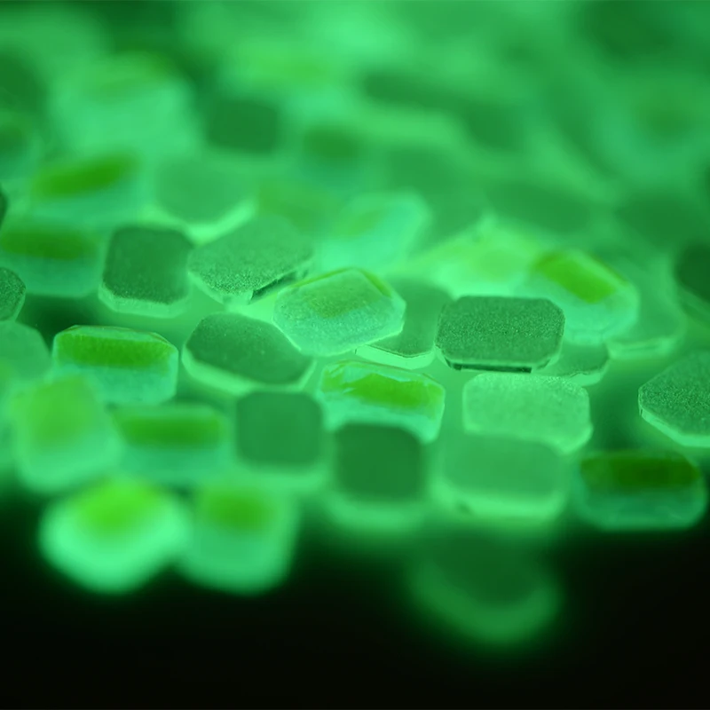 Стразы декоративные стеклянные 6 х8 мм светится в темноте | Дом и сад