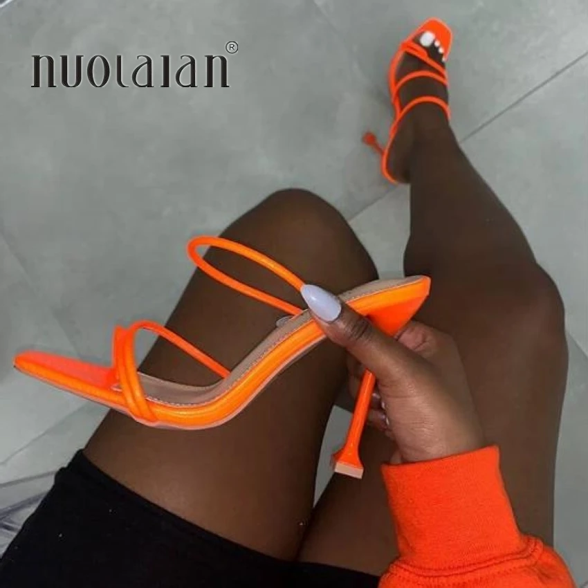 2020 летние женские туфли лодочки Пикантный принт в виде змеиной тапочки сандалии