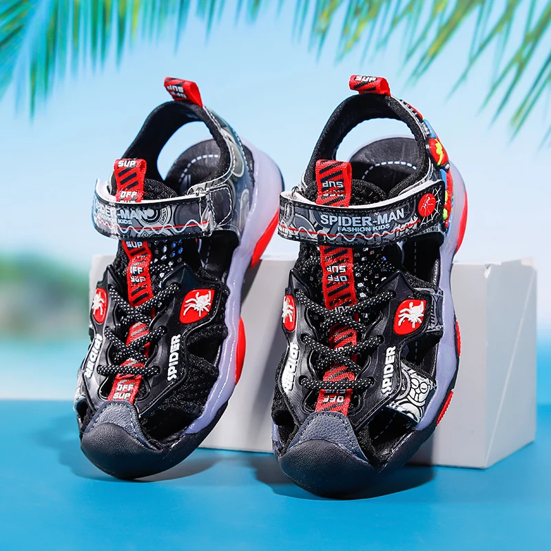 

2021 Kids Summer Sandals Children Cartoon Pattern LED Light High Quality Boys Beach Soft Bottom Comfortable Mesh Shoes