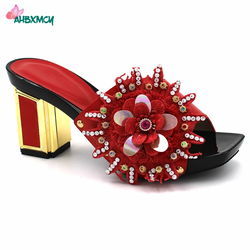 Босоножки на платформе красного цвета Удобные туфли каблуке Декорированные