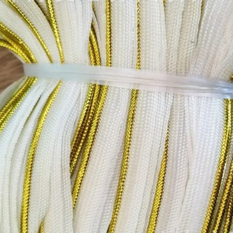 Лента со смещением черного и золотого цветов с шнуром золотого/золотого цвета