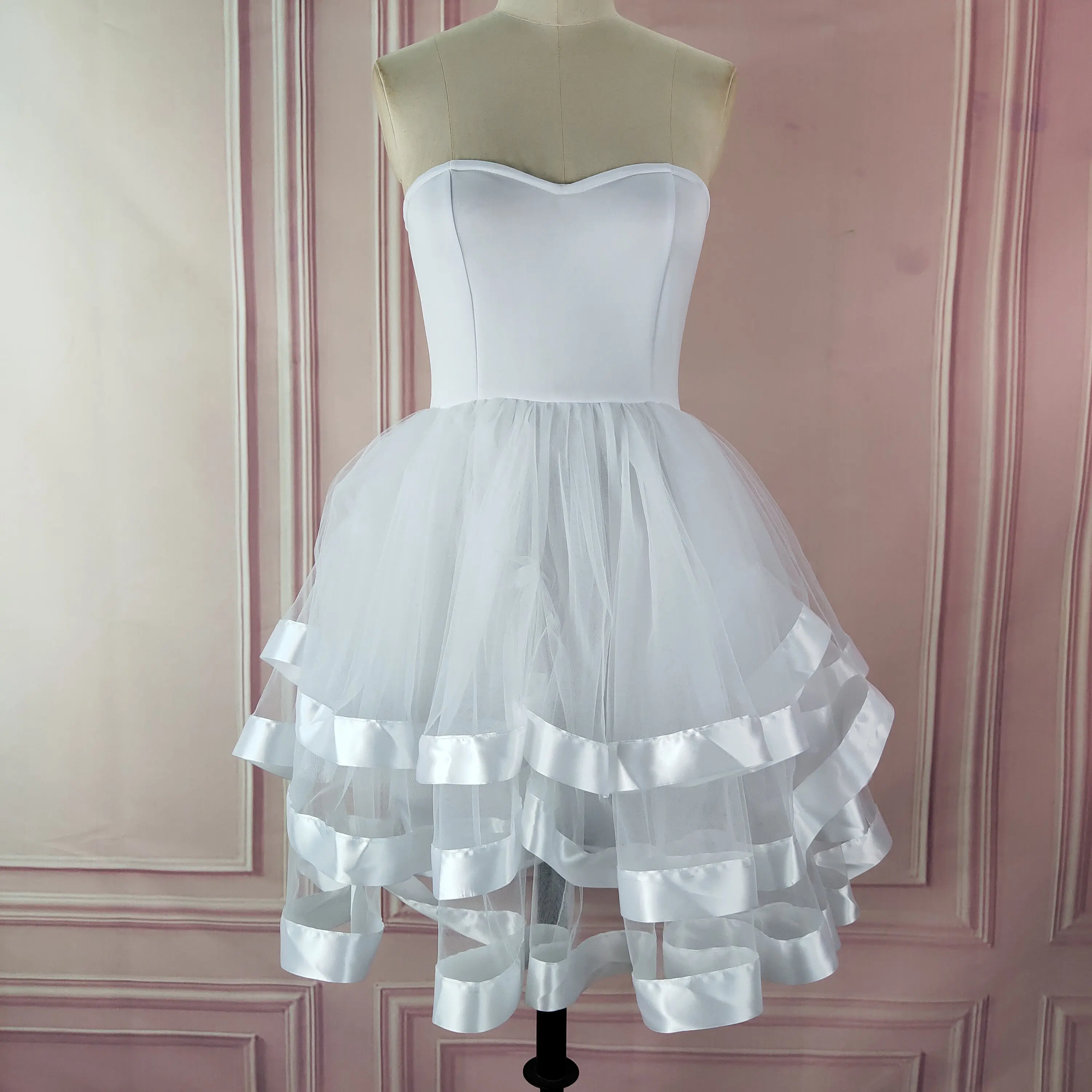 Женское платье пачка белое свадебное вечернее с открытыми плечами сексапильное