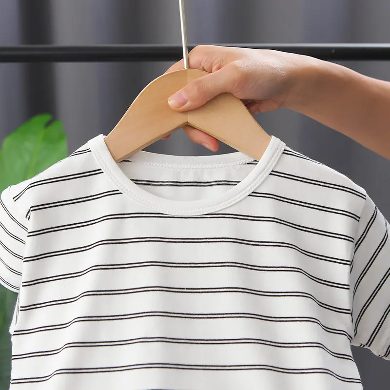 Милый комплект одежды для маленьких девочек и мальчиков комбинезон с мультяшным