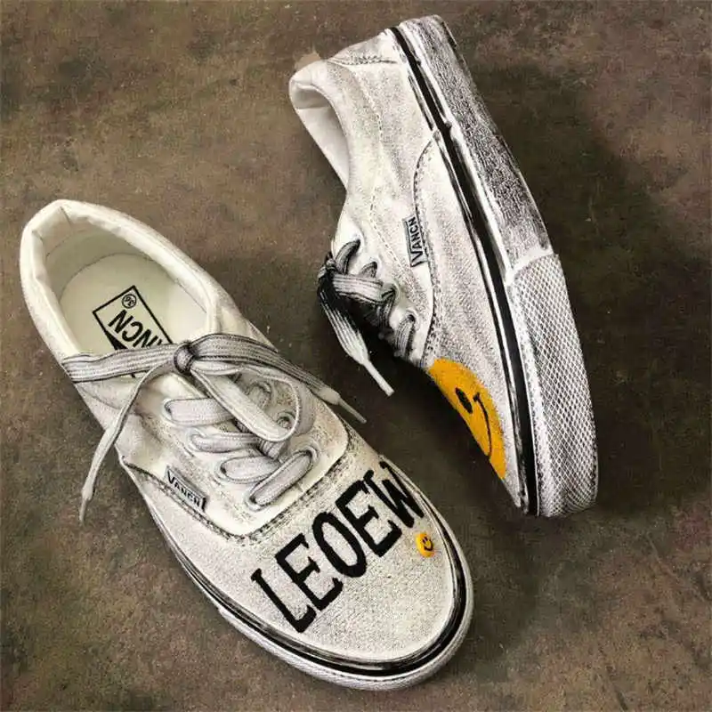 

New smiley face letter personality low-cut trendy women's large size dirty and old classic lace-up shoes