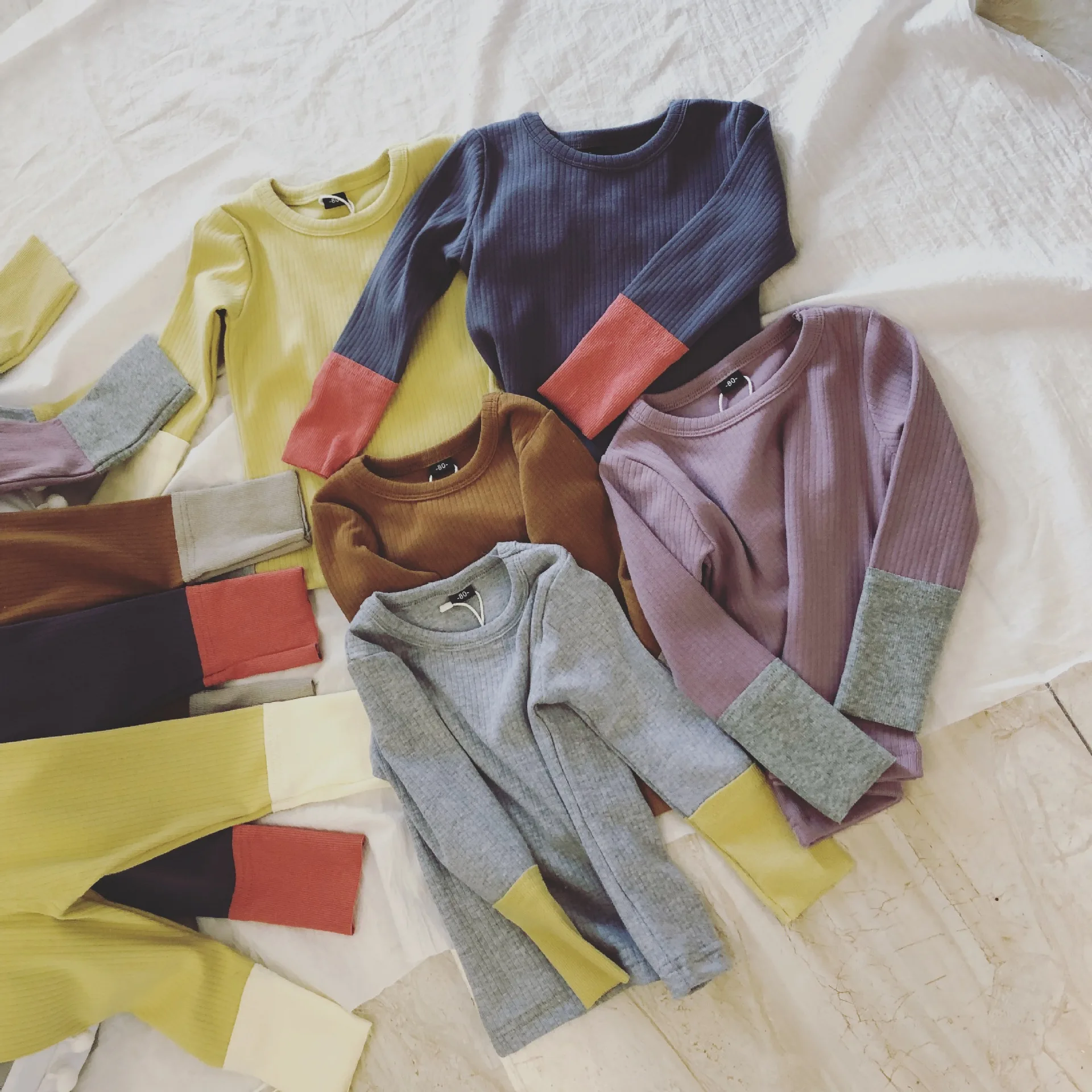 Весенний спортивный костюм для детей пижамный комплект в рубчик маленьких