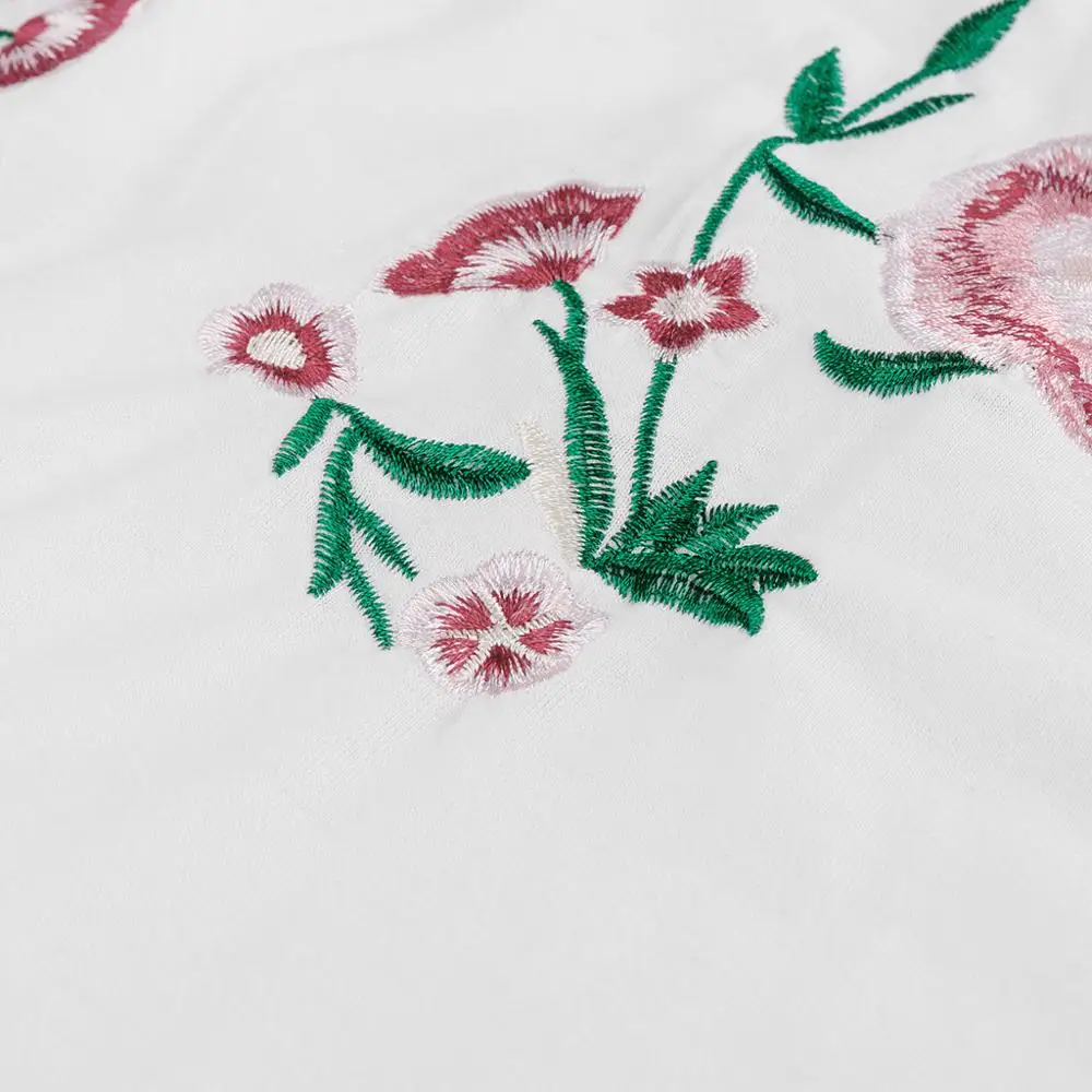 Женская футболка с коротким рукавом круглым вырезом и вышивкой | одежда