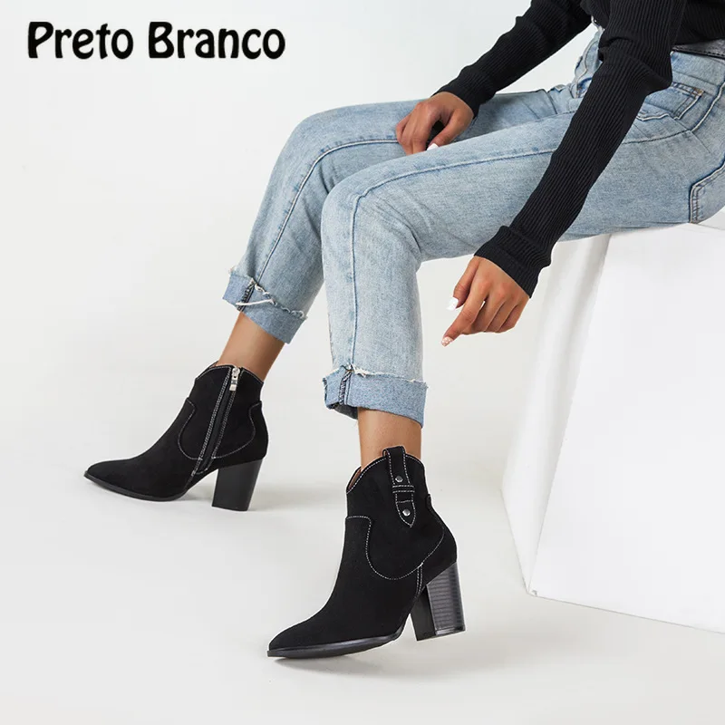 

PRETO BRANCO/Новые европейские Ботинки на каблуке 8 см Женская обувь коллекция 2021 года; Модные зимние короткие ботинки на толстом каблуке с боково...