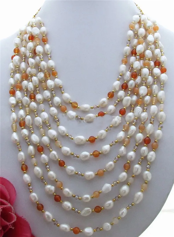 

Колье женское многослойное с натуральным белым жемчугом, сердоликом и кристаллами