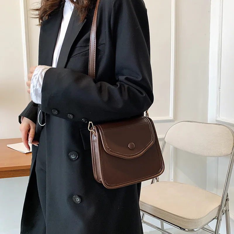 

Новинка 2021 Женская Ретро сумка модная Корейская версия маленькая квадратная сумка на плечо цепочка с застежкой однотонная роскошная сумка-...