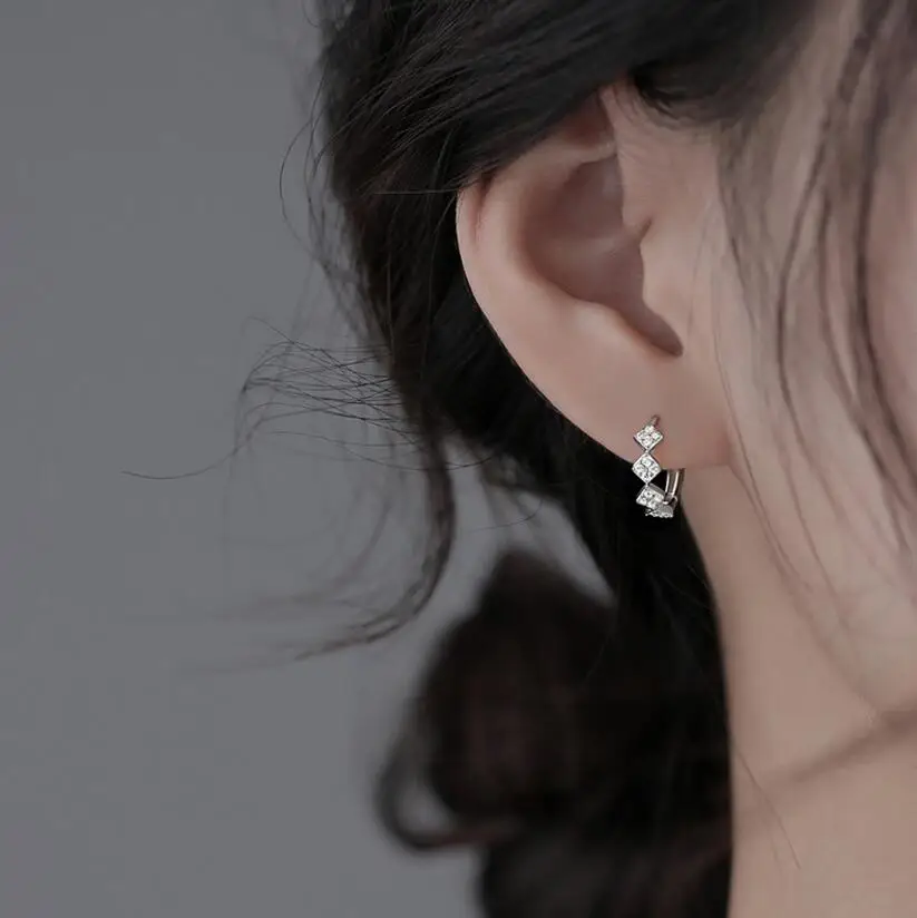 

Серьги-кольца женские из серебра 925 пробы, с фианитом