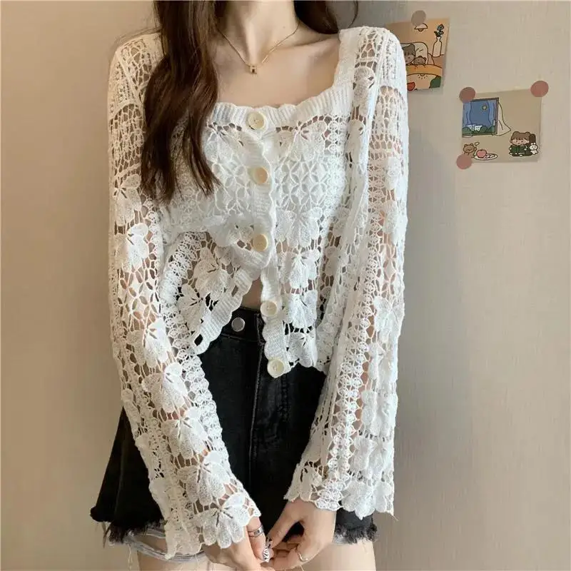 

Hollow out top women's autumn 2021 new French minority design blouse long sleeve short button lace cardigan
