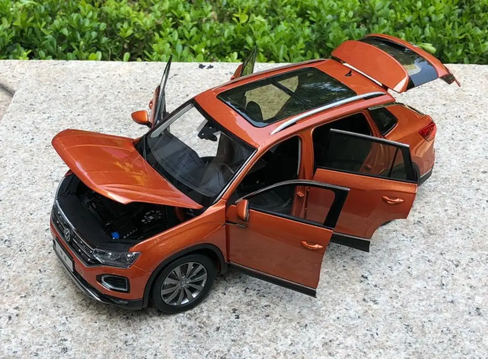Коллекция игрушечных автомобилей Volkswagen TAYRON SUV оранжевого цвета 1/18|Наземный