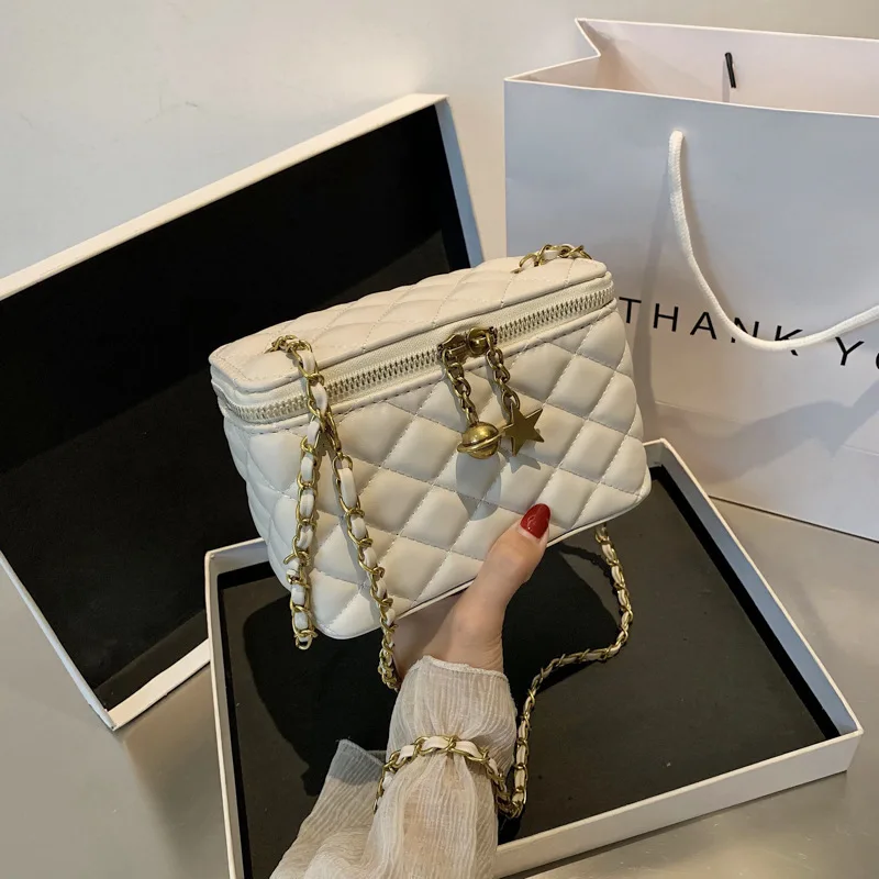 Новая летняя женская мини сумка через плечо с цепочкой металлическая украшение