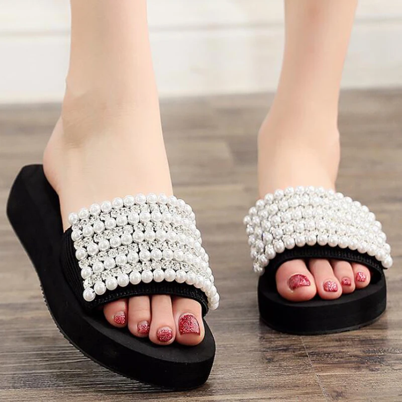 Женские шлепанцы со стразами и жемчугом Милые модные женские сандалии на