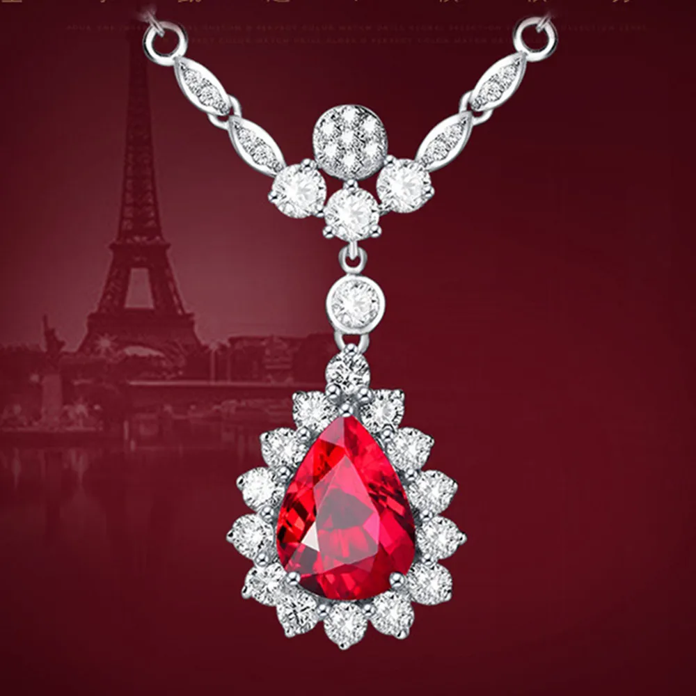 Маленький красный кристалл рубиновый драгоценный камень в виде кулона ожерелья