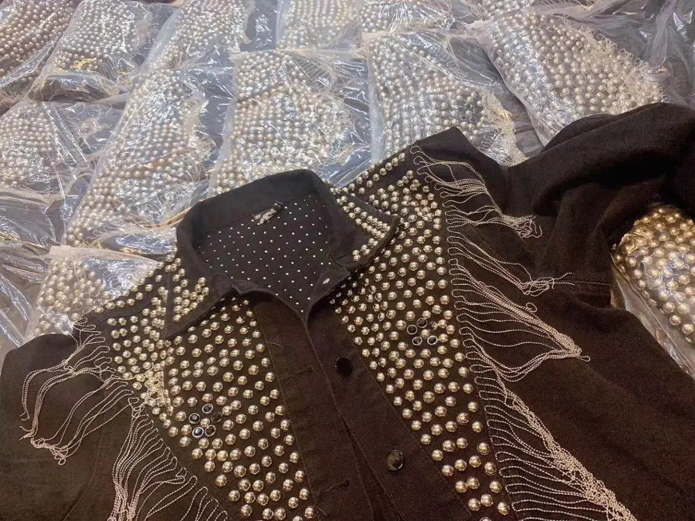 Mujer 2020 Осенняя уличная джинсовая куртка женская короткая с заклепками кисточками