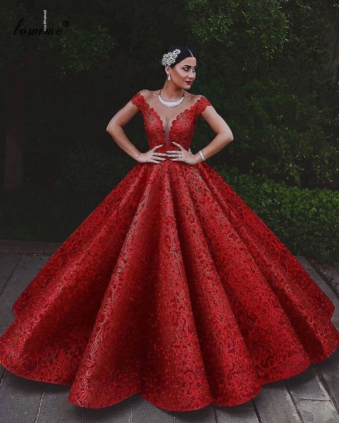 

Великолепные красные свадебные платья больших размеров 2020, кружевное платье-трапеция Дубая, свадебные платья с открытыми плечами