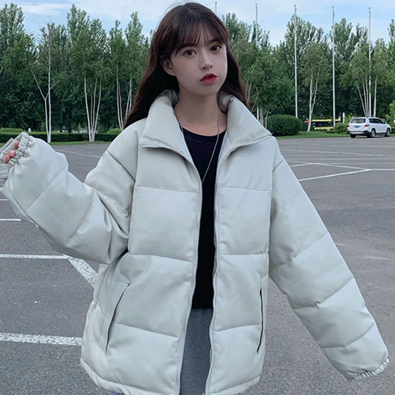 2021 модная черная короткая теплая куртка из искусственной кожи пузырьковая