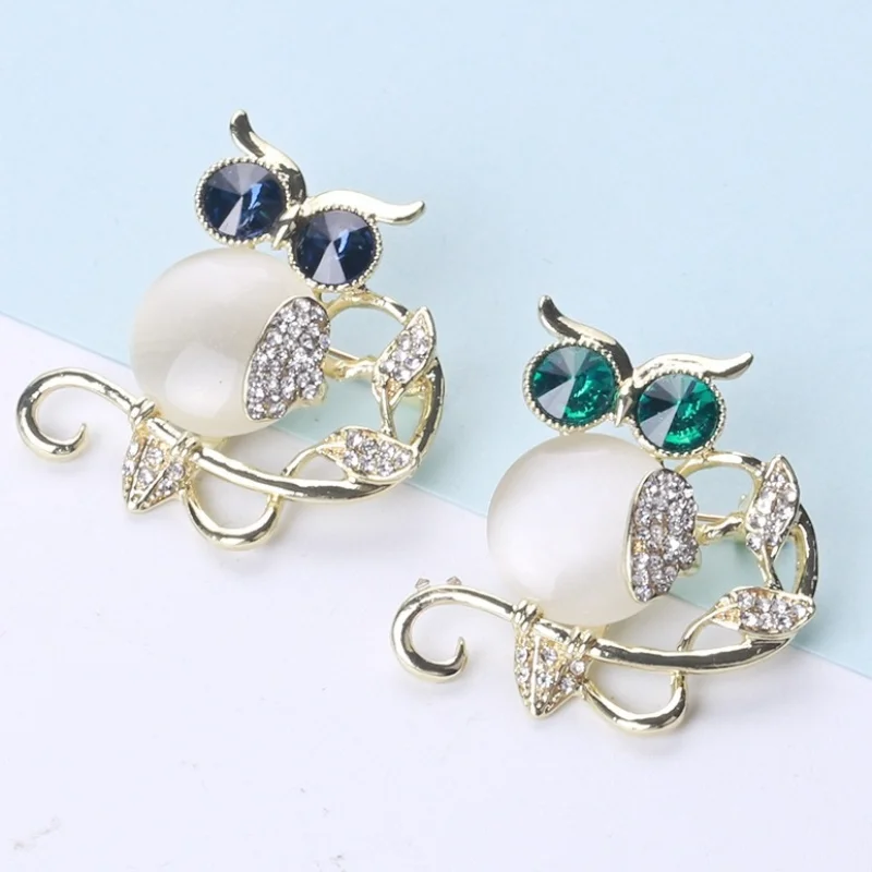 

2022 New Autumn Winter New Cute Owl Brooch for Women Man Animal Pin Gift