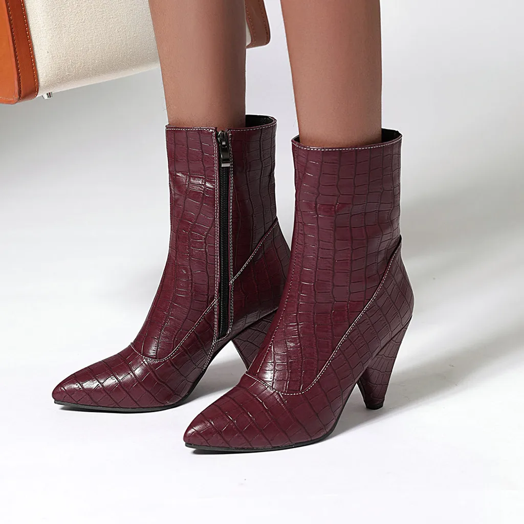 Женские зимние ботинки модные однотонные на молнии с острым носком винтажные