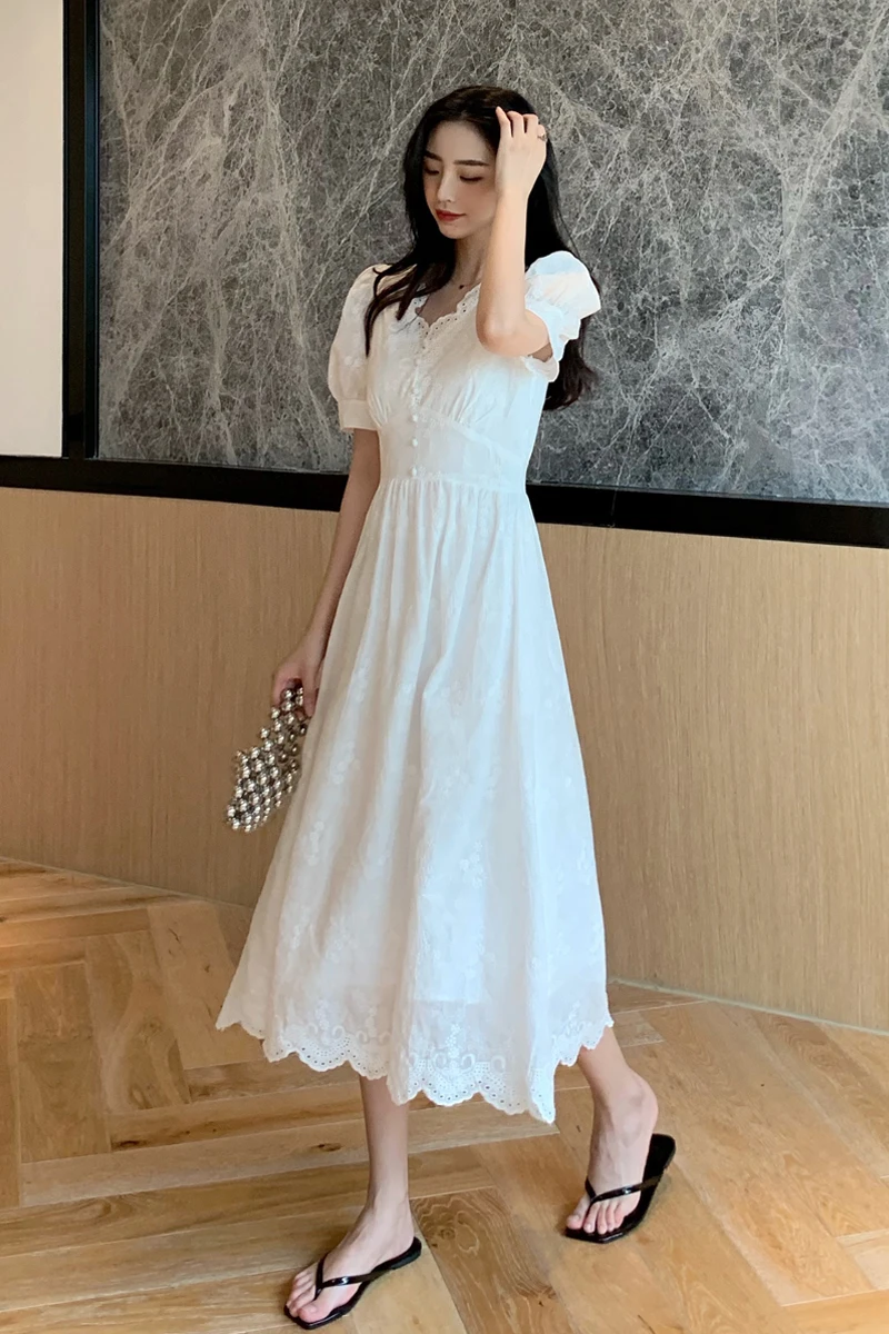 

COIGARSAM Fashion Lace Women Long dress French Style Embroidery V-Neck Dresses White 37058