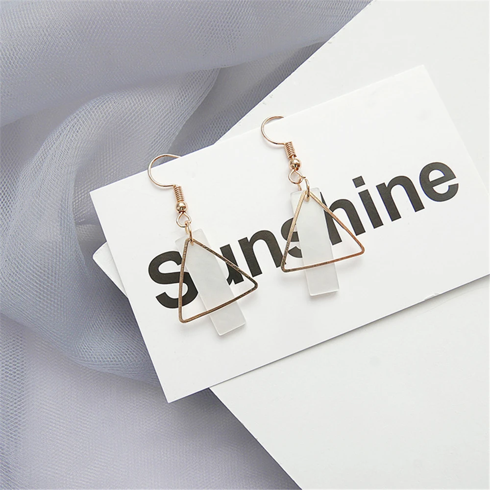 

Loredana For Women Fashionable golden Round Piece Earrings Ladies Autumn/winter Ins Style Simple Heartwarming Earrings