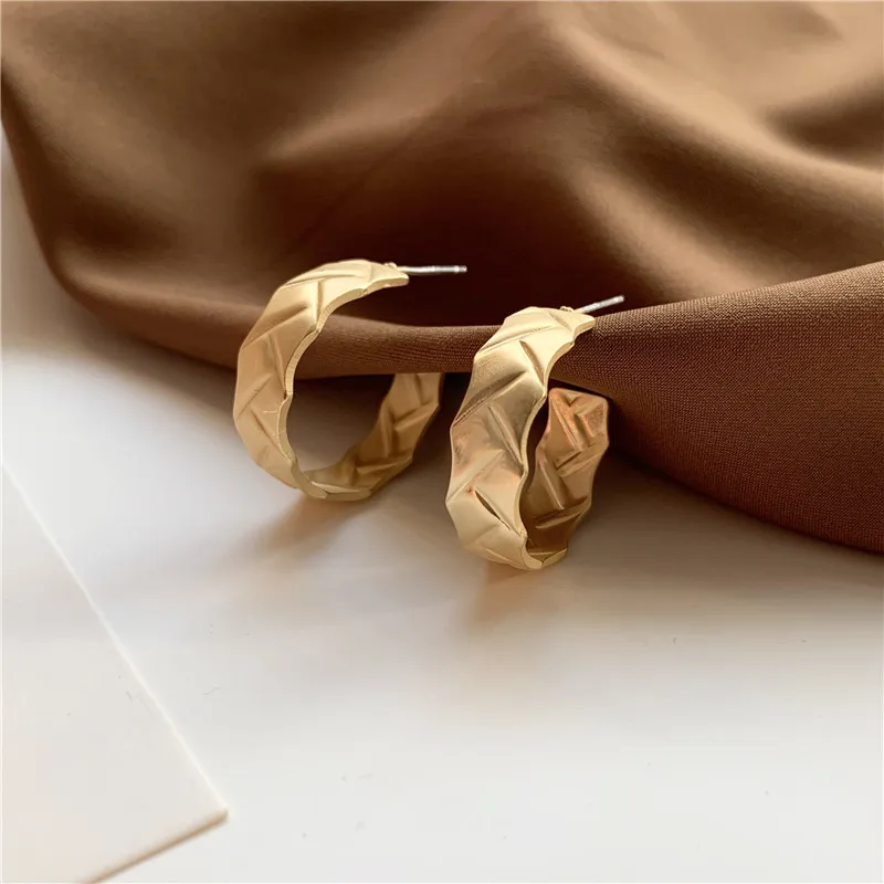 Темпераментные узкие металлические серьги кольца для ушей круглые