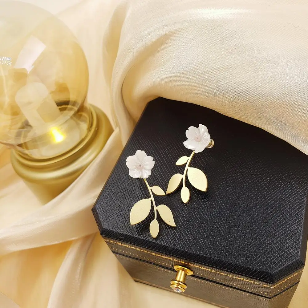 Чистый и свежий тихий элегантный женский вкус элегантная форма в виде цветка
