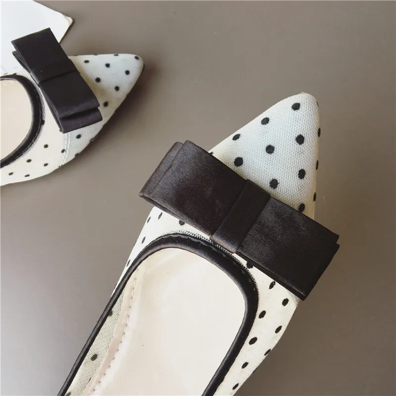 Туфли женские сетчатые с острым носком дышащие без каблука в горошек