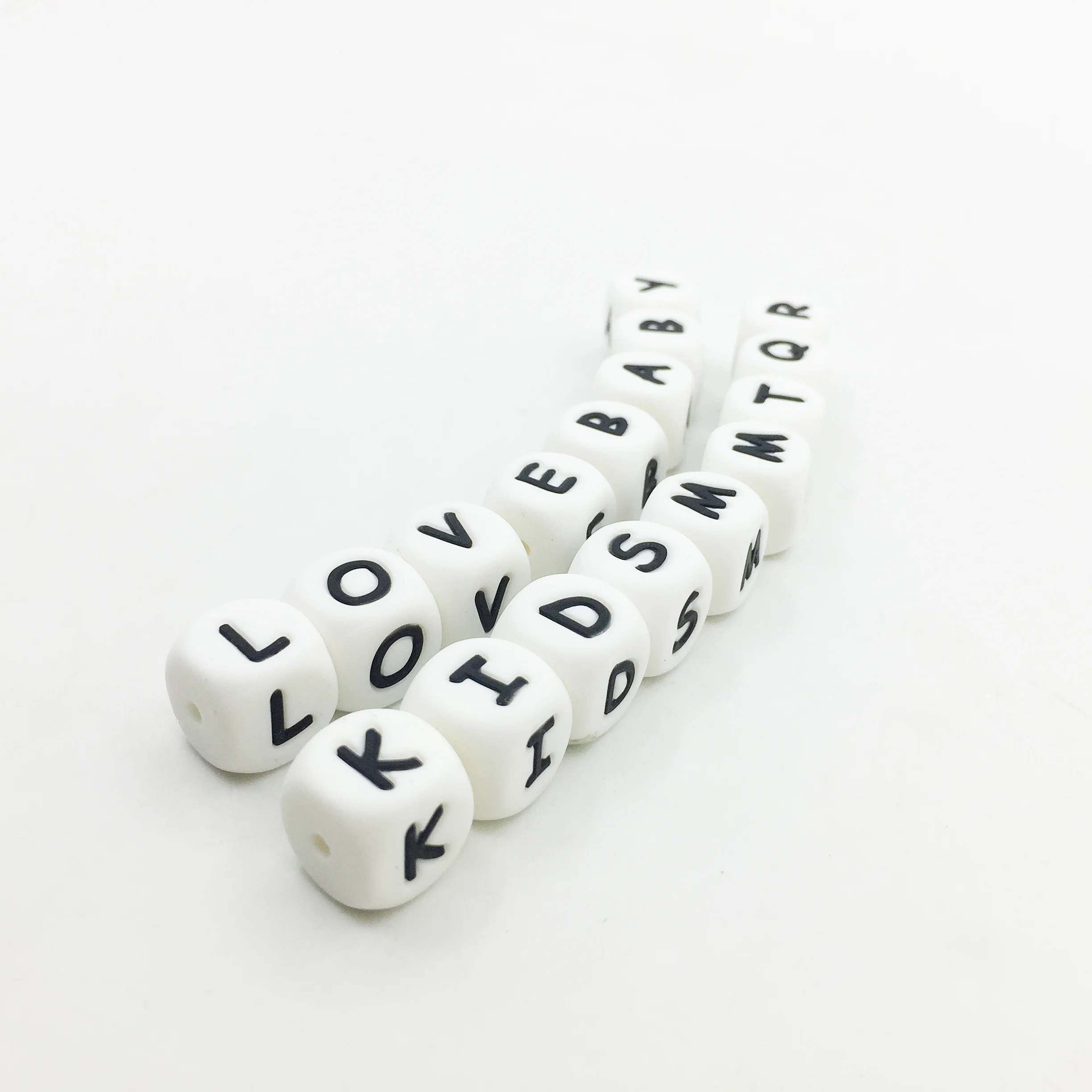 10 шт./лот силиконовые бусины с буквами детский Прорезыватель для имени на соске