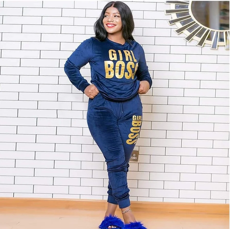 

2021 Women's Large Size Sets Casual Sportswear Gold Velvet Suit White Color Women Clothing Two Piece Set 4xl Spring and Autumn