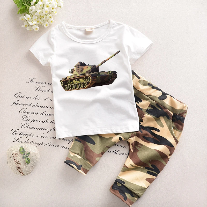 

Детские комплекты одежды От 0 до 6 лет, 2 шт., хлопковые милые Мультяшные футболки + камуфляжные шорты, новинка 2020, летние костюмы для мальчиков