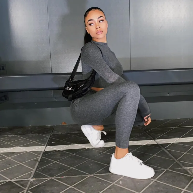 

Women Yoga Suit Long-sleeved Sports Tight Running Breathable Seamless Set Tracksuit Solid Color Fashion Gym Workout Suit