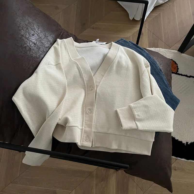 

Женский винтажный кардиган в Корейском стиле, универсальный свободный топ с гофрированным V-образным вырезом и длинным рукавом, одежда для ...