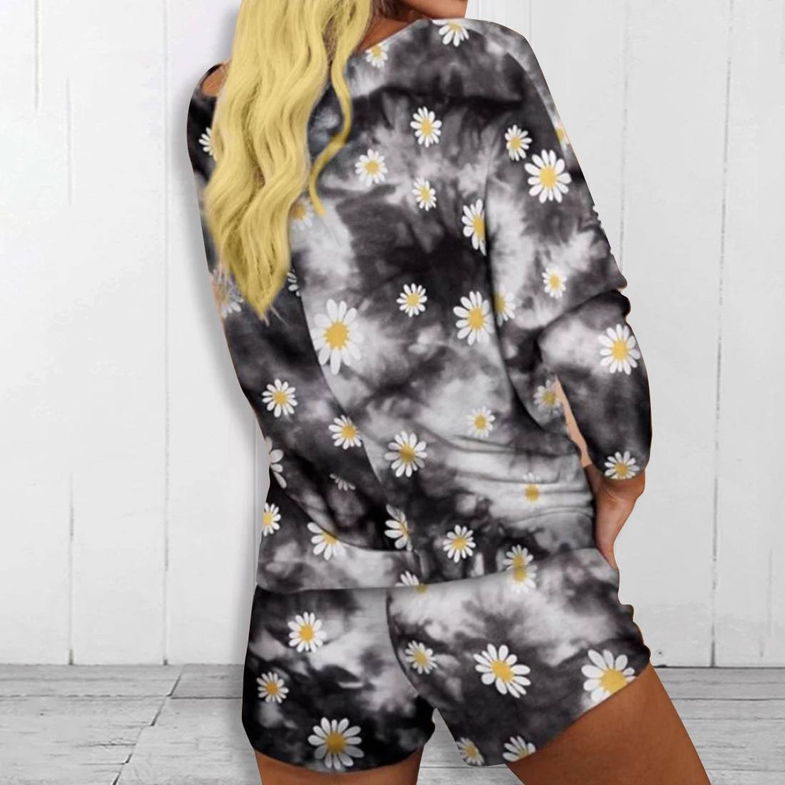 

Littlerossa Fashion Sexy Tie Dye Print Women Set Full Sleeve Skew Collar Design Tops Drawstring Shorts 2 Piece Set Beach Sports
